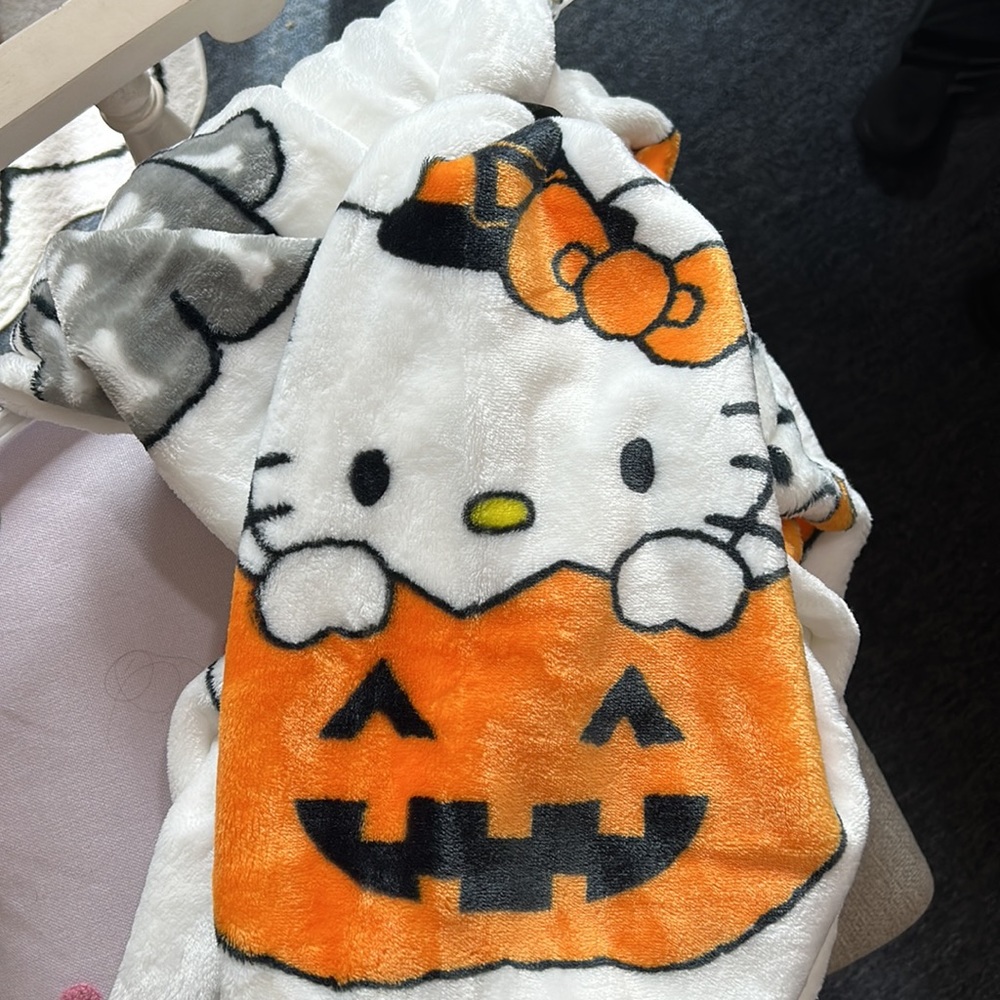 Hello Kitty Halloween Blanket